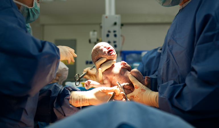 Geboorte van een kindje in het ziekenhuis