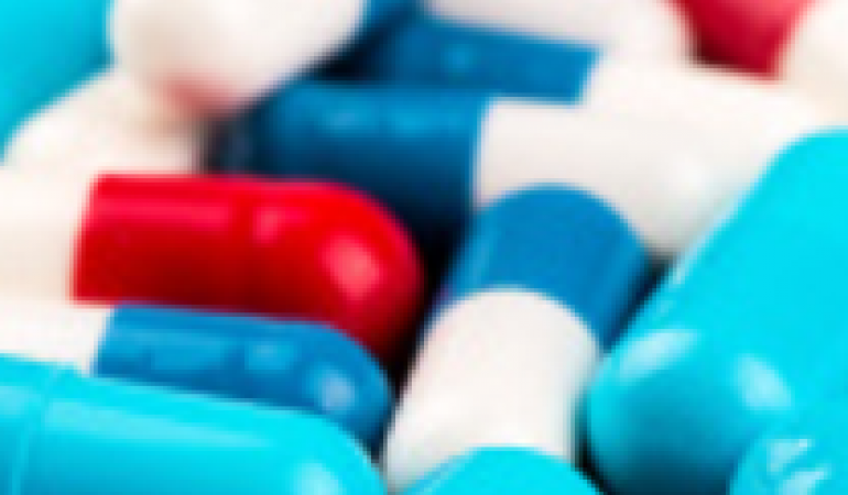 Antibioticapillen roodwitblauw
