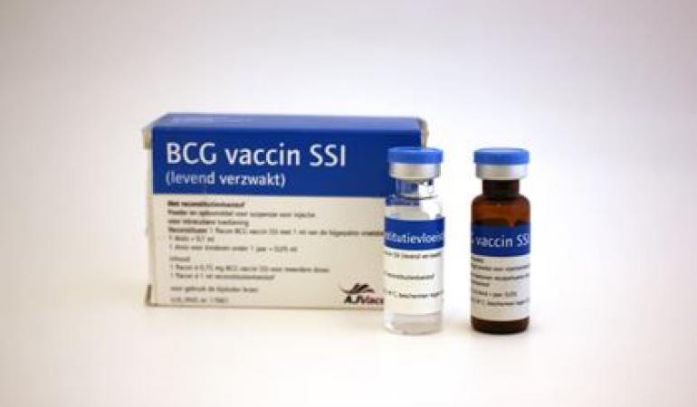 doosje met 2 flesjes BCG-vaccin