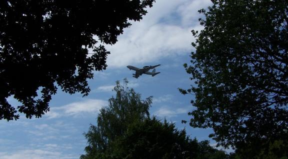 AWAC boven de bebouwde kom van Bilthoven