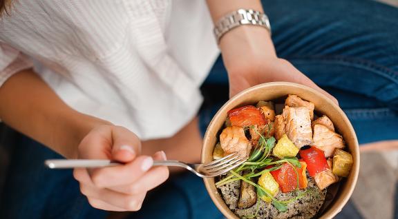 Bord met gezond eten