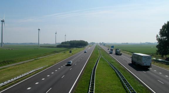 Snelweg met verkeer